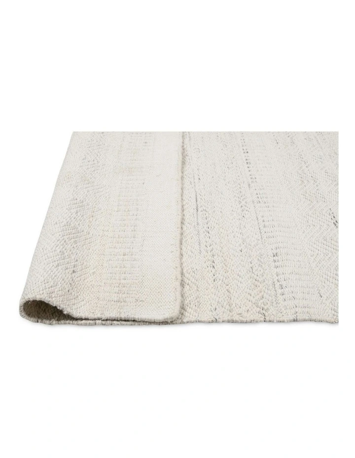 Loretta Indoor Outdoor Pet Runner Rug in Cream and Grey image 4