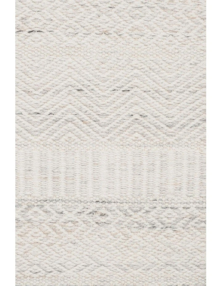 Loretta Indoor Outdoor Pet Runner Rug in Cream and Grey image 5