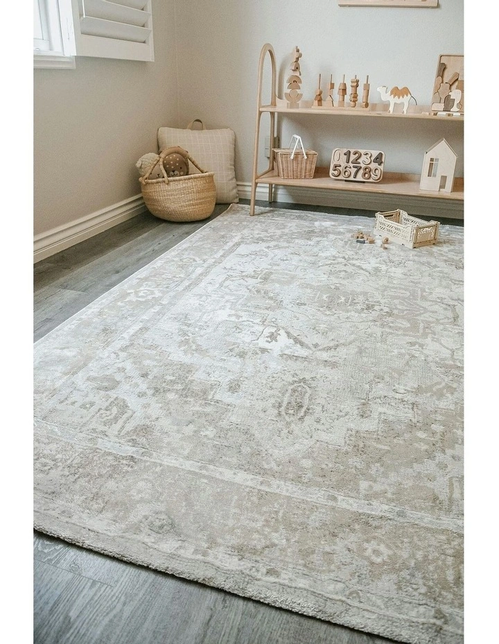 Morgan Transitional Distressed Medallion Rug in Beige/Brown image 7