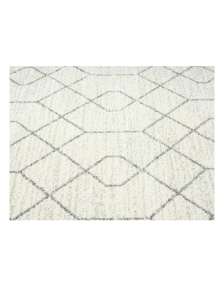 Neda Diamond Pattern Runner Rug in Grey/Ivory image 5