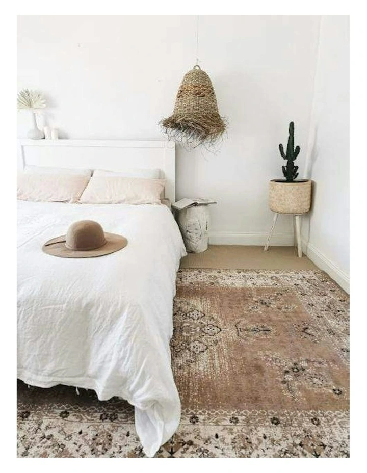 Traditional Medallion Rug in Olive/Caramel Brown image 3
