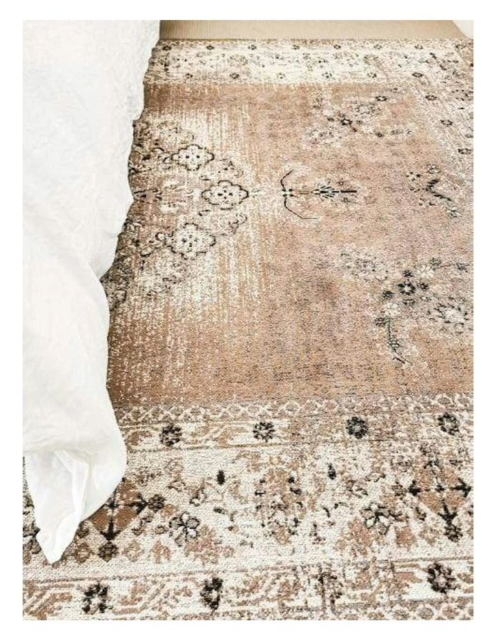 Traditional Medallion Rug in Olive/Caramel Brown image 6
