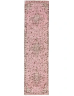 Sahara Turkish Style Distressed Medallion Runner Rug in Pink