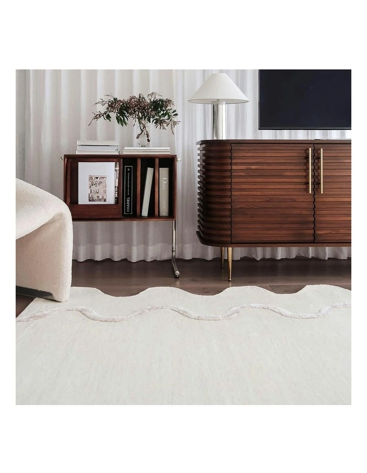 Tippy Handmade Wool Rug in Cream image 3