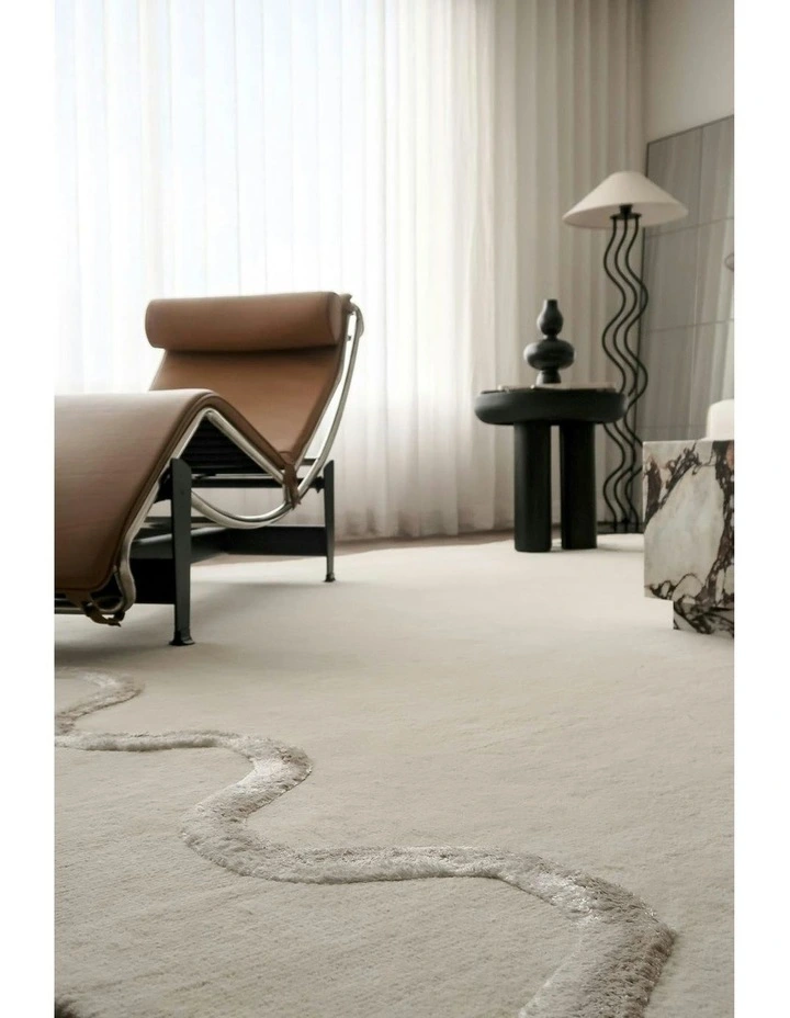 Tippy Handmade Wool Rug in Cream image 4
