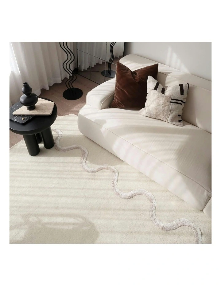 Tippy Handmade Wool Rug in Cream image 5