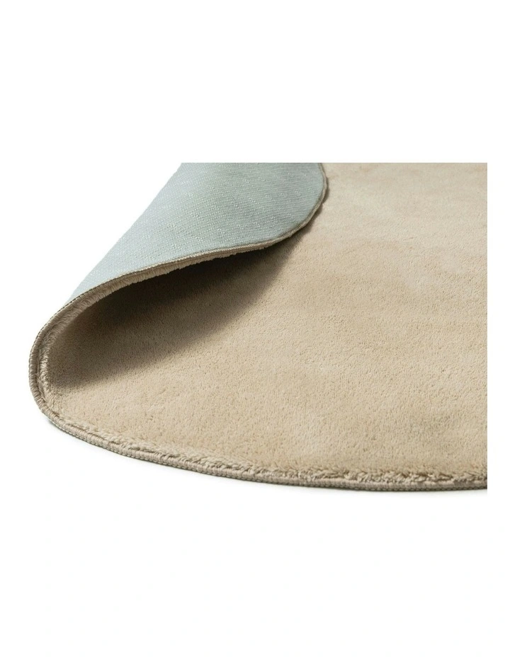 Viveca Irregular Shape Washable Rug in Beige image 3