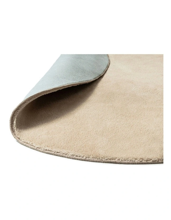 Felda Irregular Round Washable Rug in Beige image 3