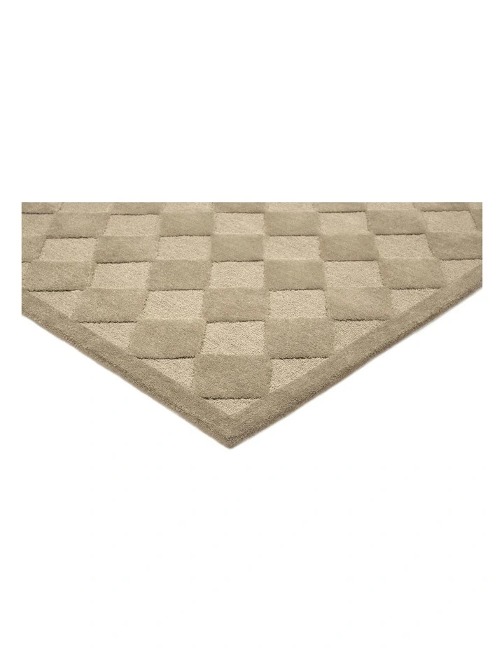Canaya Diamond Hand-Tufted Rug in Beige image 2