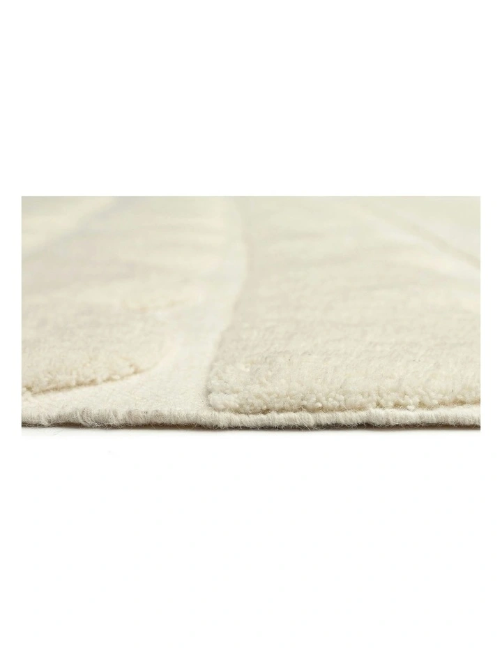 Hikari Scallop Washable Wool Rug in Ivory image 6