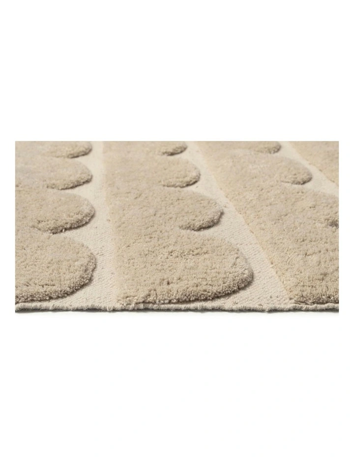 Ajuma Scallop Washable Wool Rug in Taupe image 3