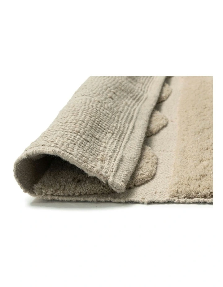 Ajuma Scallop Washable Wool Rug in Taupe image 4
