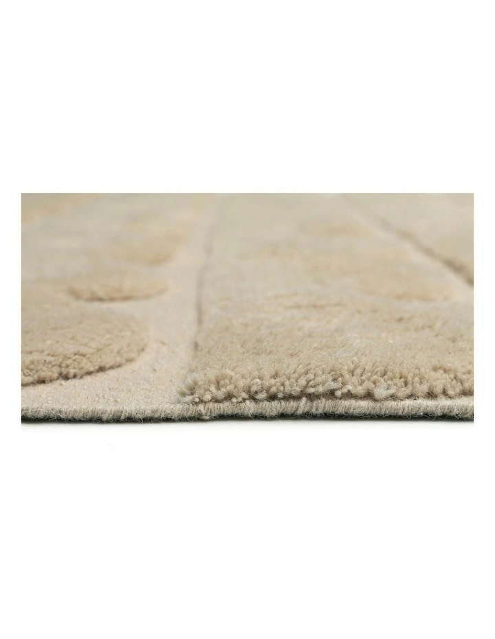Ajuma Scallop Washable Wool Rug in Taupe image 6