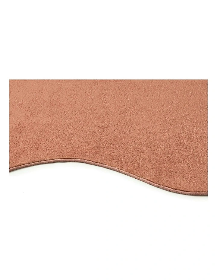 Vesta Scallop Washable Rug in Red image 3