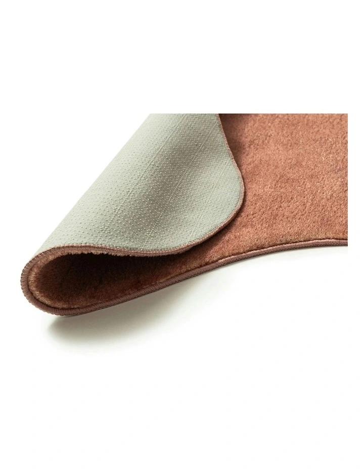 Vesta Scallop Washable Rug in Red image 4