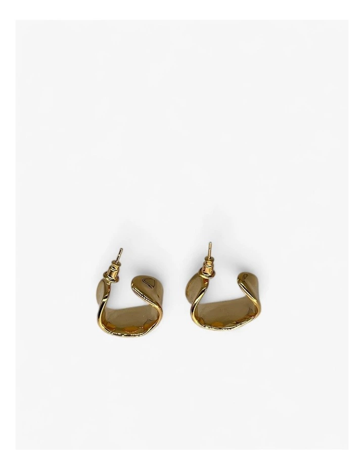 18K Gold Layered Sculpted Contemporary Wave Hoop Earrings in Gold image 5