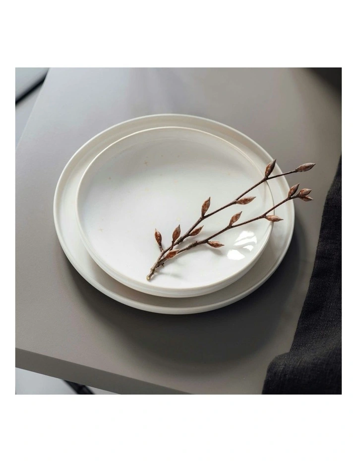 Winter Glow Flat Plate 27cm in White image 3