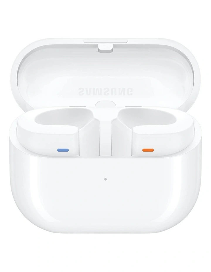 Galaxy Buds3 Charging Case in White image 2
