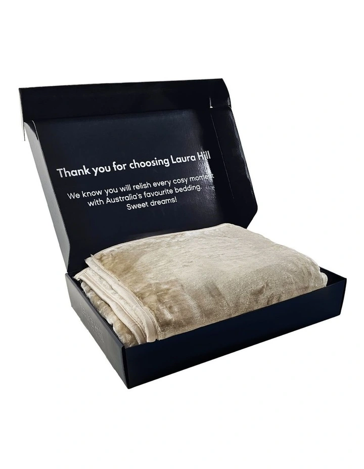600-GSM Faux Mink Blanket 220 X 240cm in Sage image 3