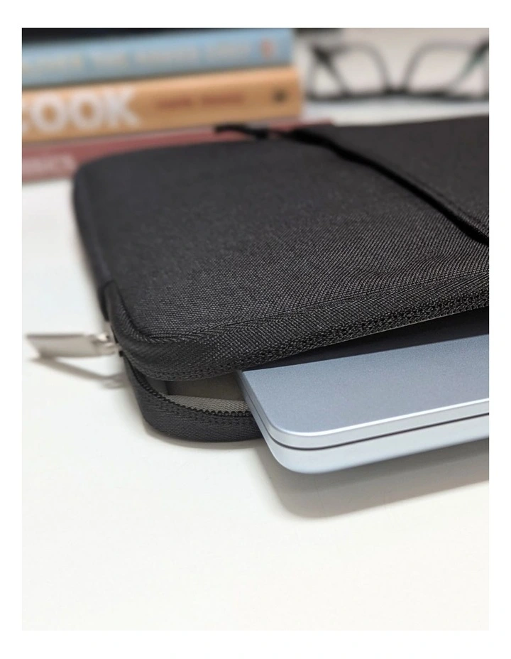 Laptop and MacBook Sleeve in Black image 3