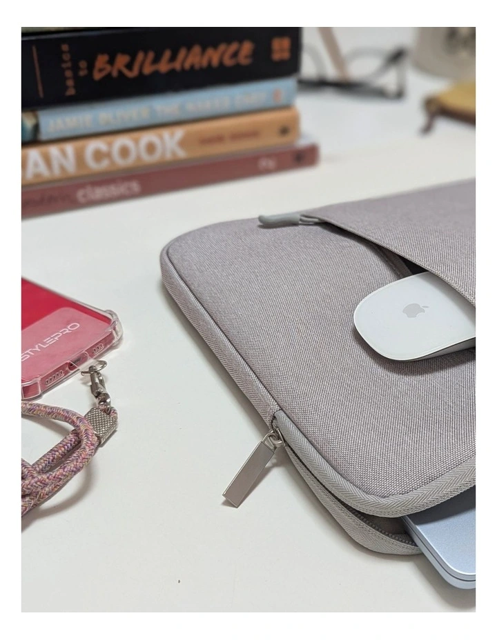 Laptop and MacBook Sleeve in Grey image 5
