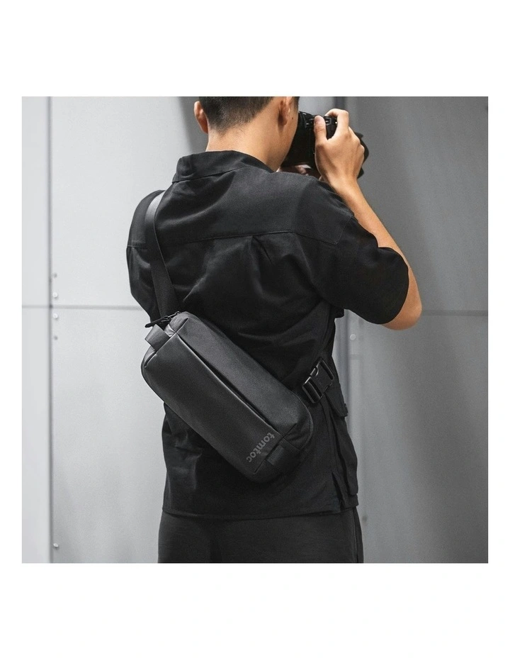 Explorer-T21 EDC Sling Bag / Crossbody Bag in Black image 4