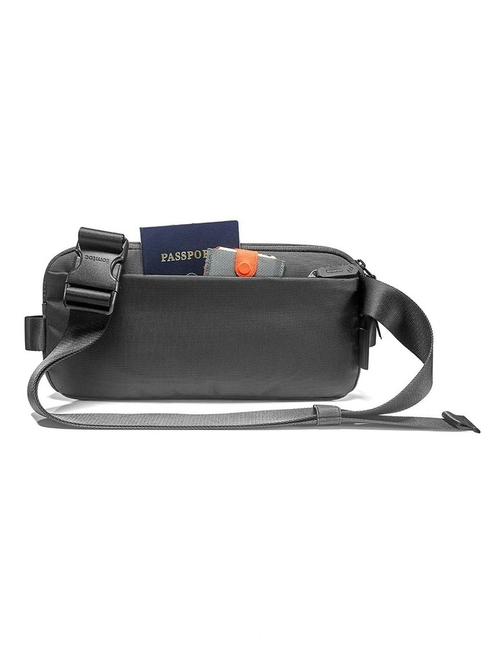 Explorer-T21 EDC Sling Bag / Crossbody Bag in Black image 6