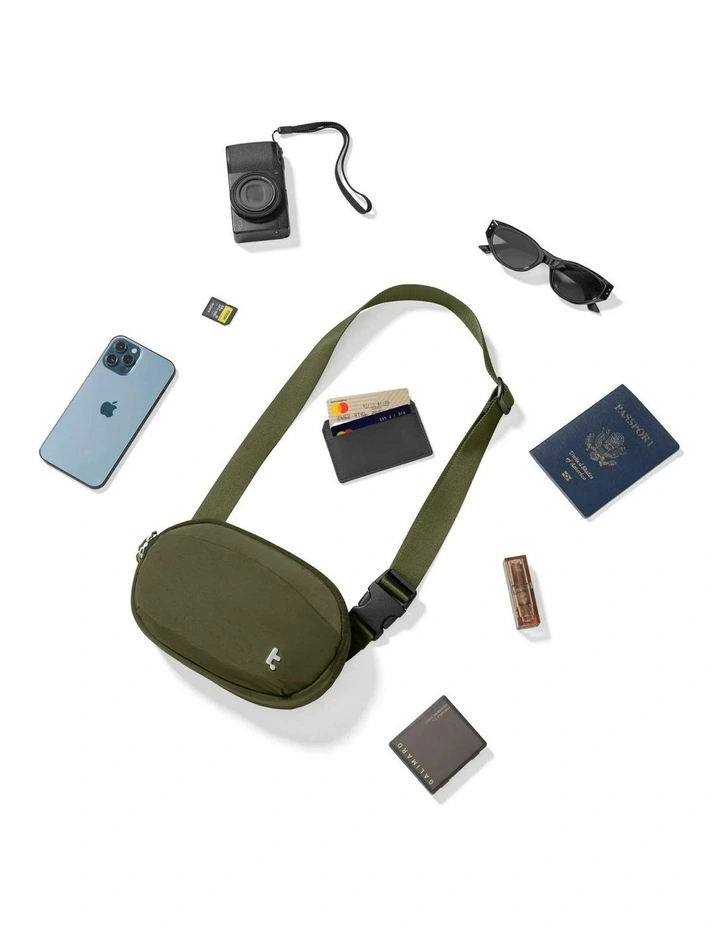 Sling Bean Belt Bag 1.5L in Green image 3