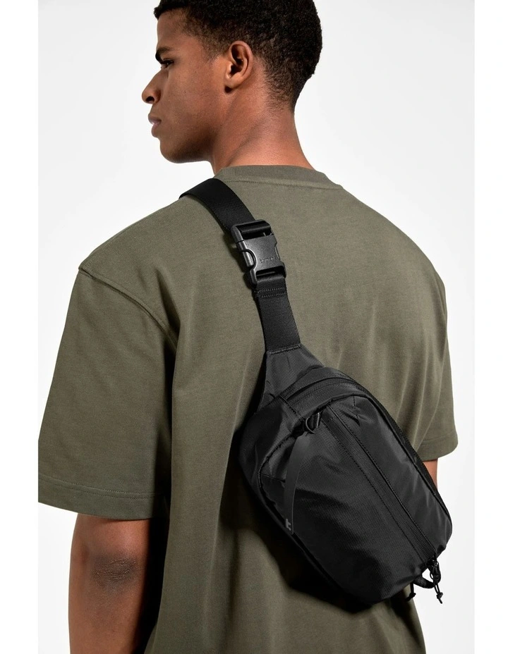 Aviator Chest Bag 3.5L in Black image 3