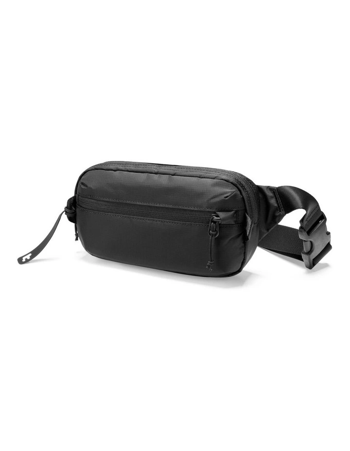 Aviator Chest Bag 1.5L in Black image 1