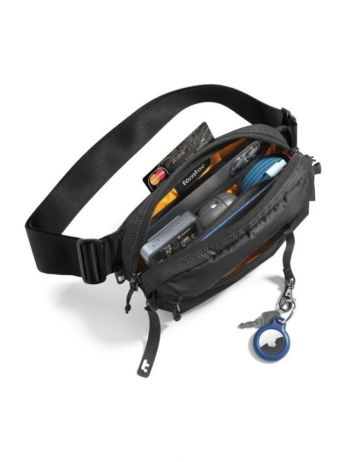 Aviator Chest Bag 1.5L in Black image 2