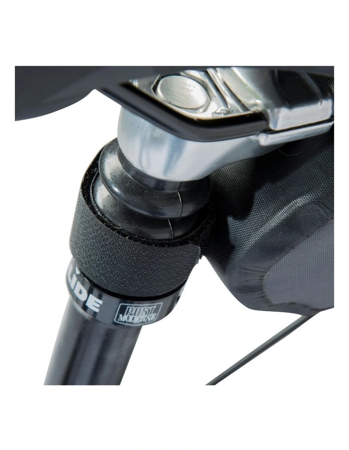 Cycling Watertight Saddle Bag 2.5 L in Black image 3