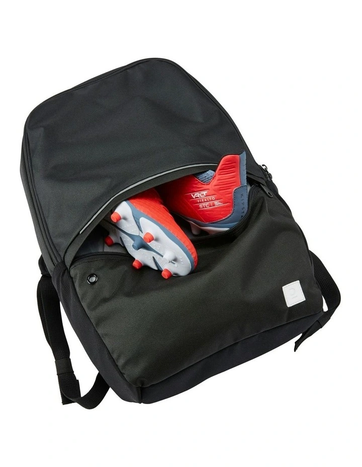 Essential Backpack 24L in Black image 6