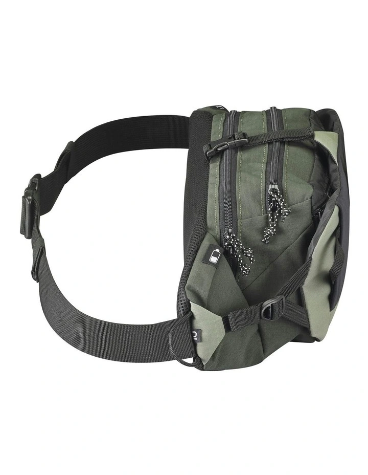 Travel Bum Bag 7L in Khaki image 4