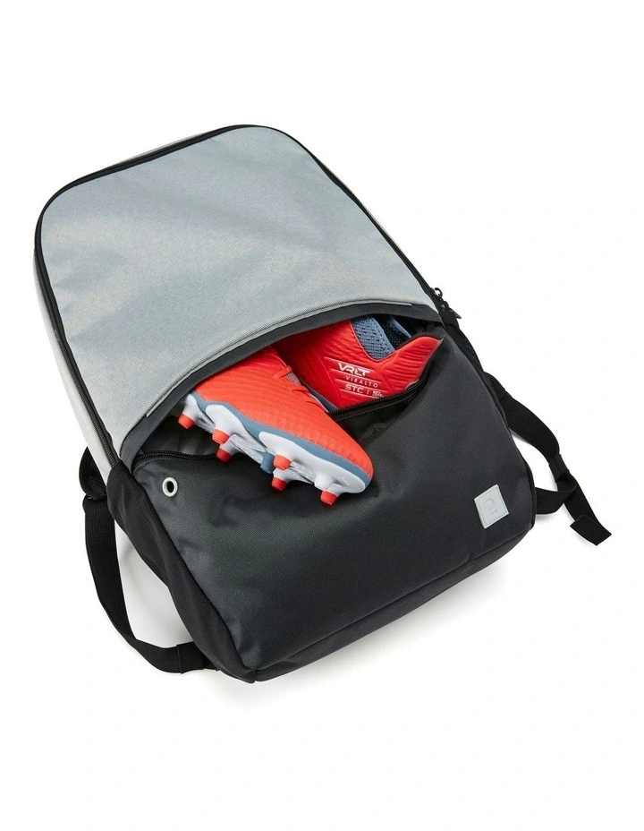 Essential Backpack 24L in Grey image 4