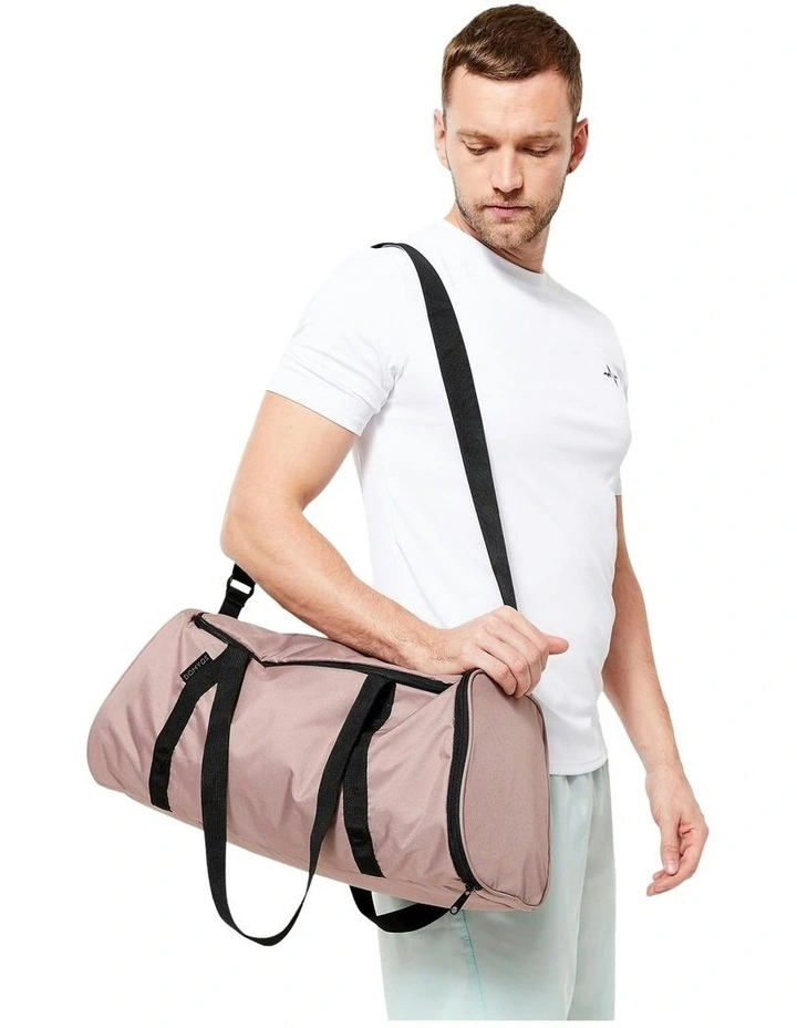 Fitness Bag 20L in Brown image 2