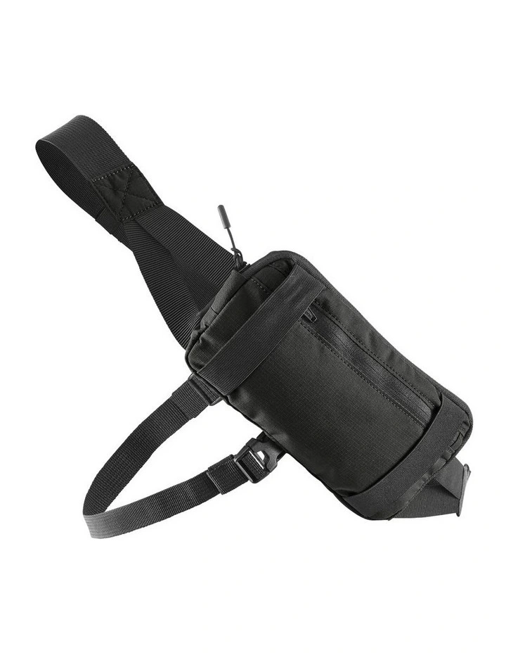 2 Position Kiprun Running Bag 0.5L in Black image 1