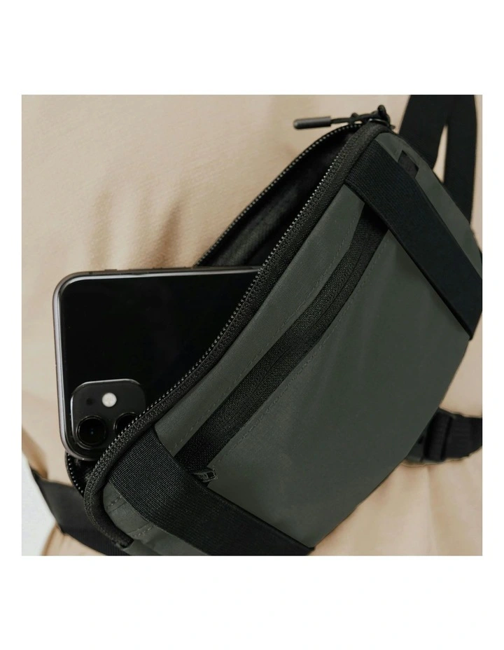 2-Position Kiprun Running Bag 0.5L in Khaki image 4