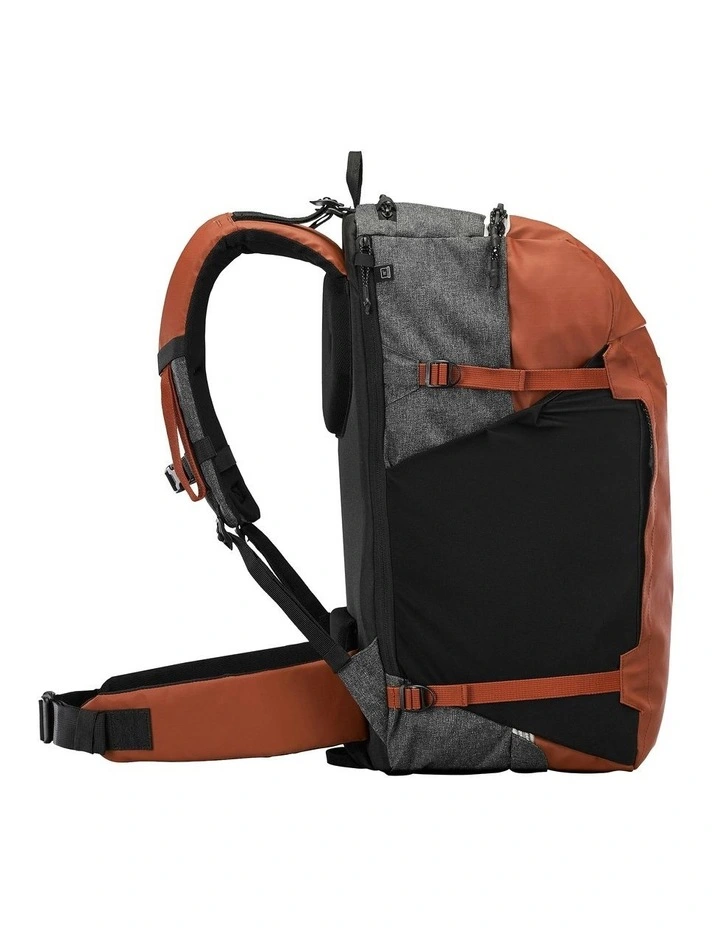 Travel 500 Organiser Backpack 40L in Orange image 3