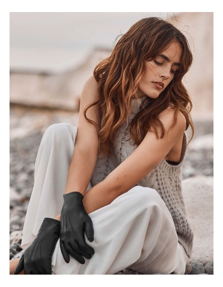 Silk Lined Leather Gloves in Black image 3