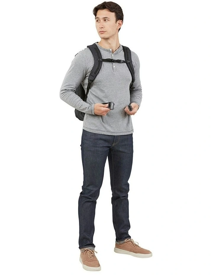 Aion Travel Backpack 40L in Black image 3