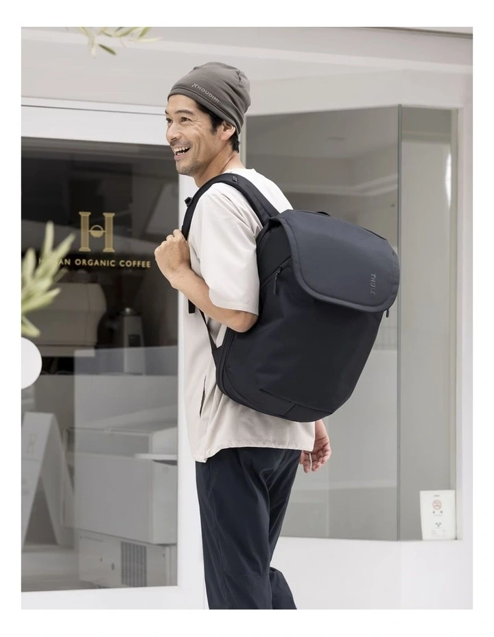 Thule Subterra Expandable Travel Backpack Bag 26L in Black image 3