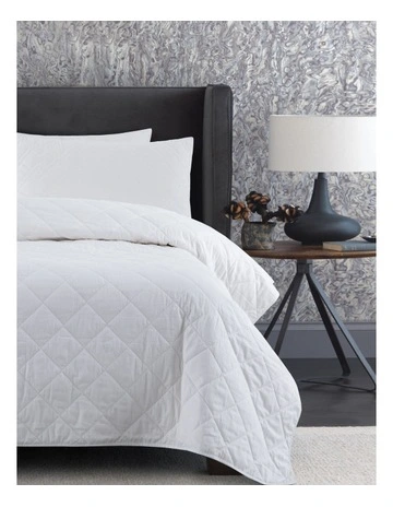 Lightweight Bamboo & Cotton Blend Quilt in White