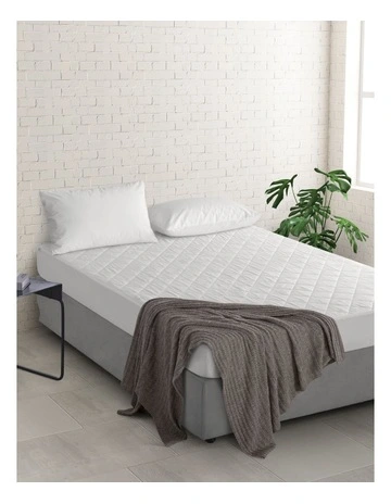 Bamboo Quilted Mattress Protector in White
