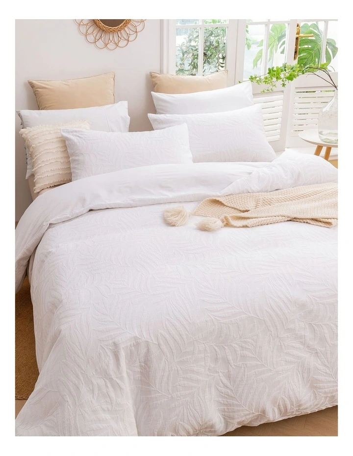 Leafy Jacquard Cotton Quilt Cover Set in White image 2