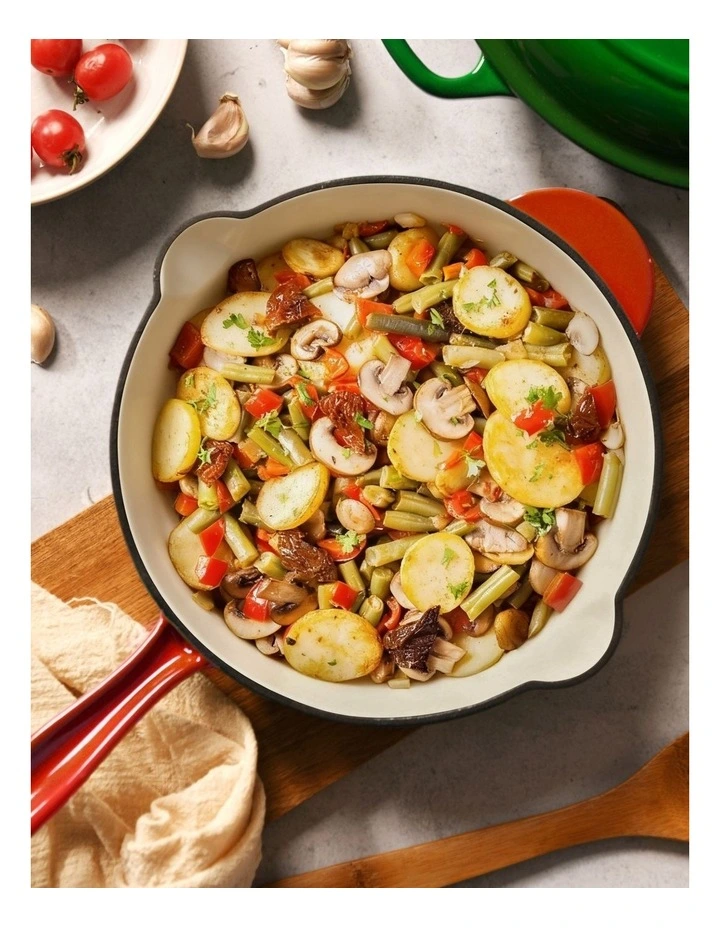 Cast Iron Fry Pan 26cm in Black Cherry Red image 7