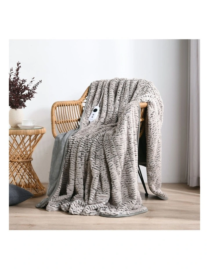 Jumbo XL Premium Faux Chinchilla Heated Throw 200x180cm in Grey image 2