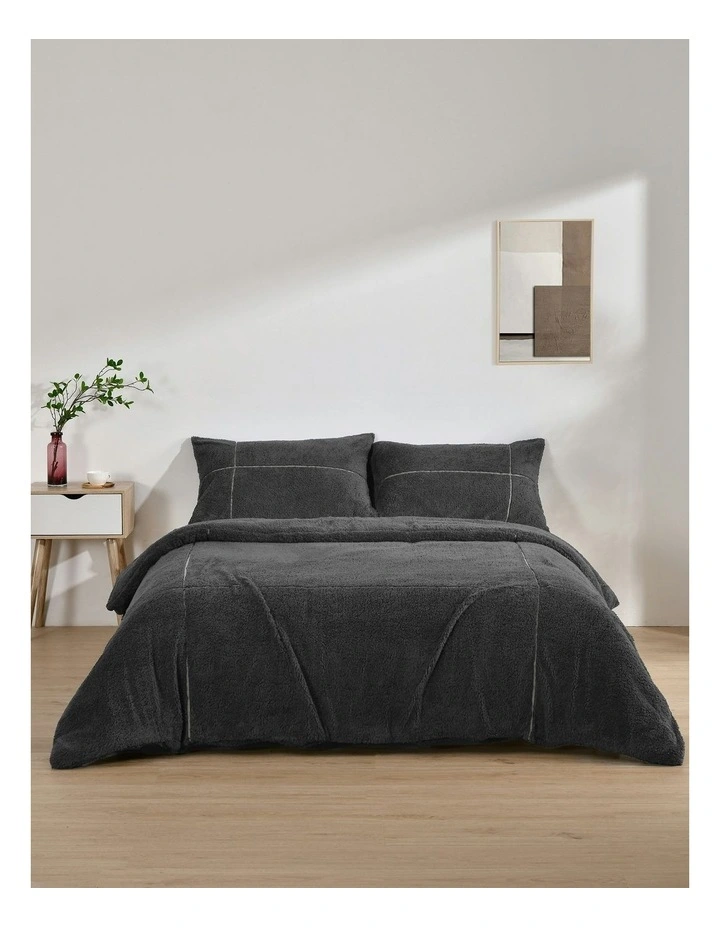 Jasper Teddy Fleece Quilt Cover Set in Charcoal image 2