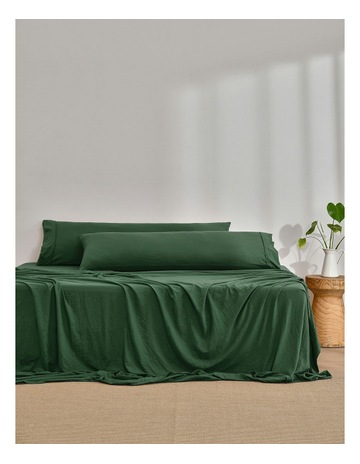 Hunter Green colour