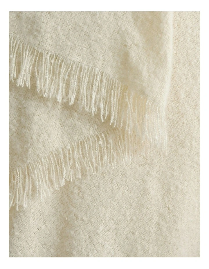 Amelie Super Soft Boucle Throw in Ivory image 2